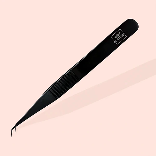 Präzisionspinzette Nr. 010 ist eine&nbsp;gebogene Pinzette mit 45° für die Wimpernverlängerung